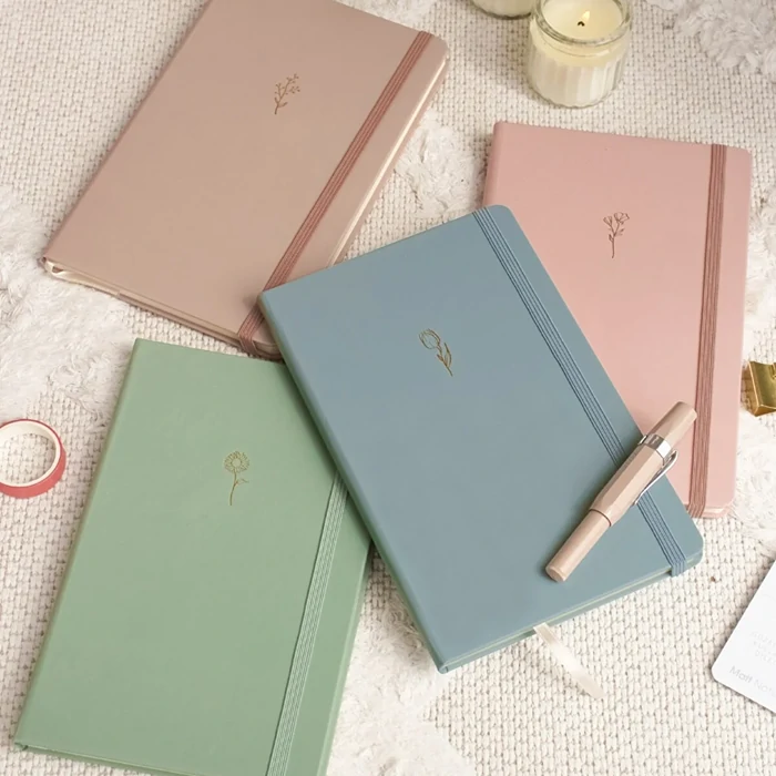 Organize your thoughts with Set of 4 Undated Notebooks with Elastic Bands - Ruled, Unruled, Dotted